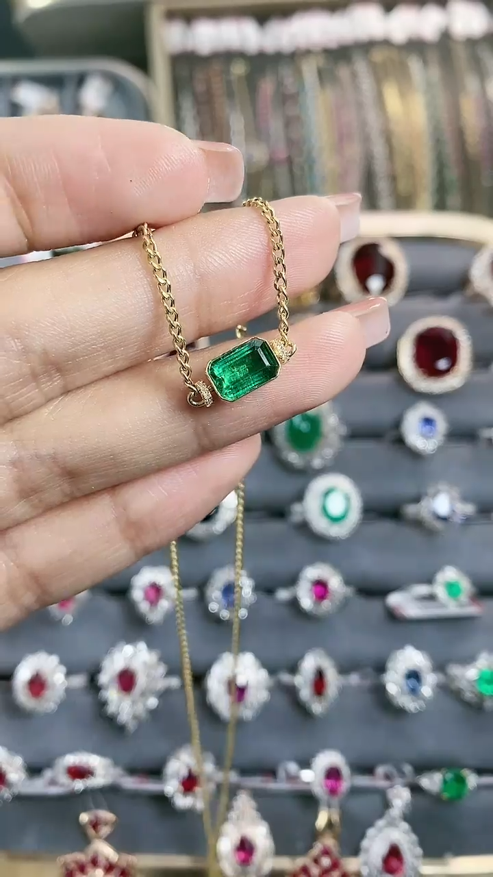 【闪购商品】祖母绿项链18K金镶嵌18K金镶嵌祖母绿项链