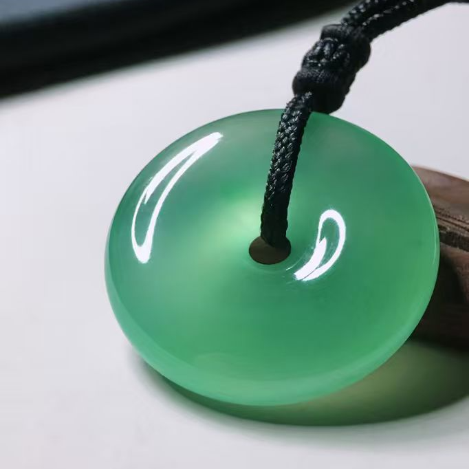 高端时尚天然玉石气质精美平安扣挂件