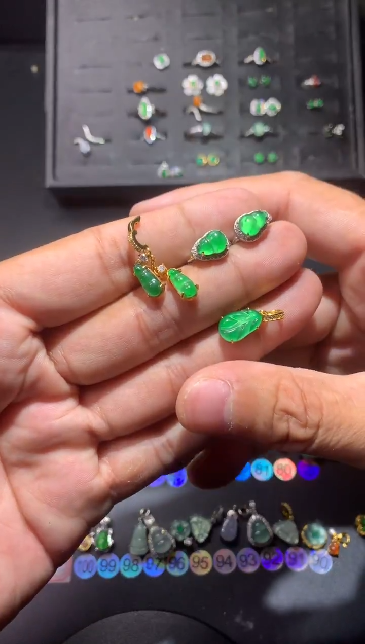 吊坠(不含链)未镶嵌翡翠汪***蹬1