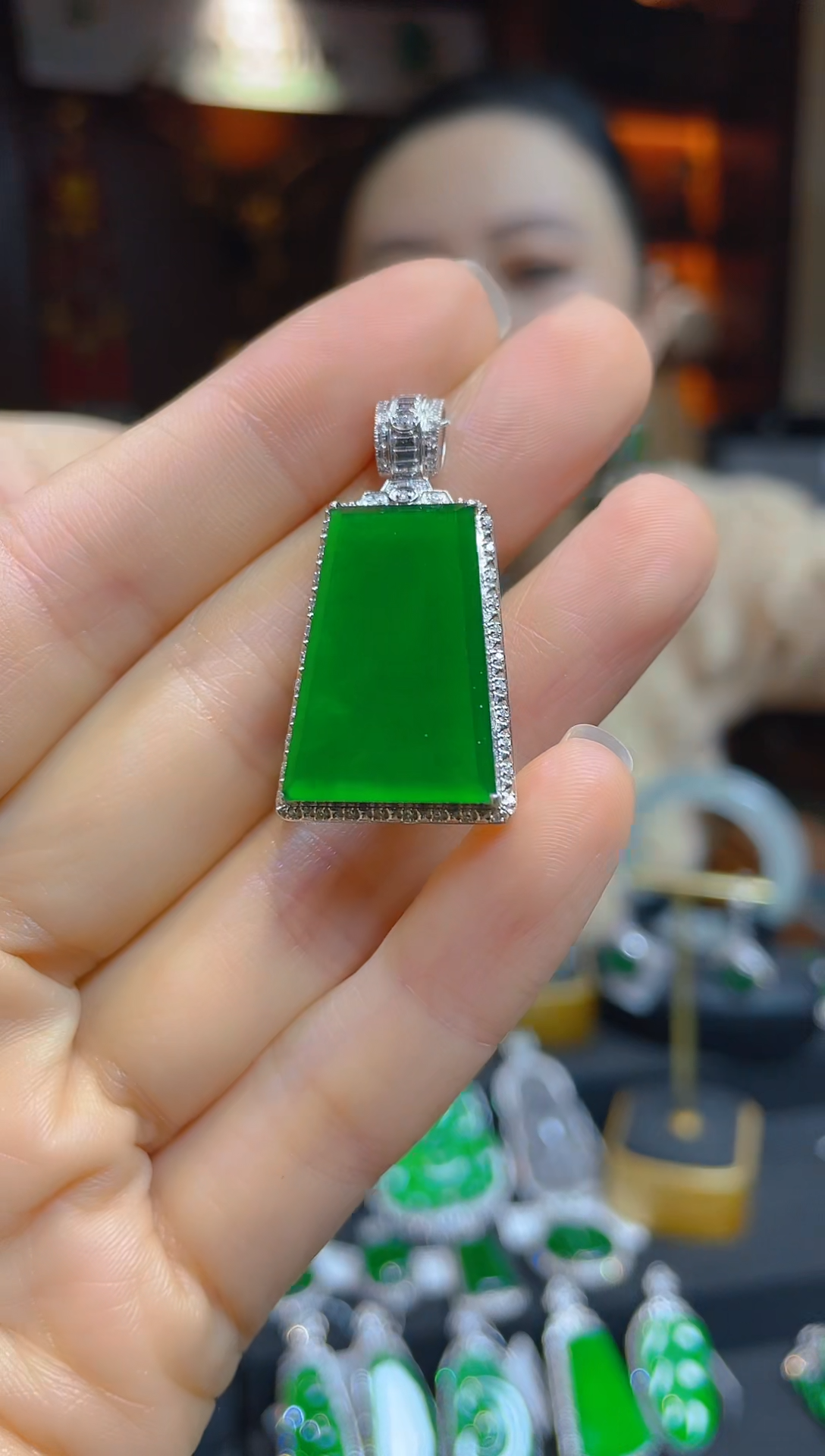 【闪购商品】翡翠颈饰18K金镶嵌118360天然A货翡翠无事牌