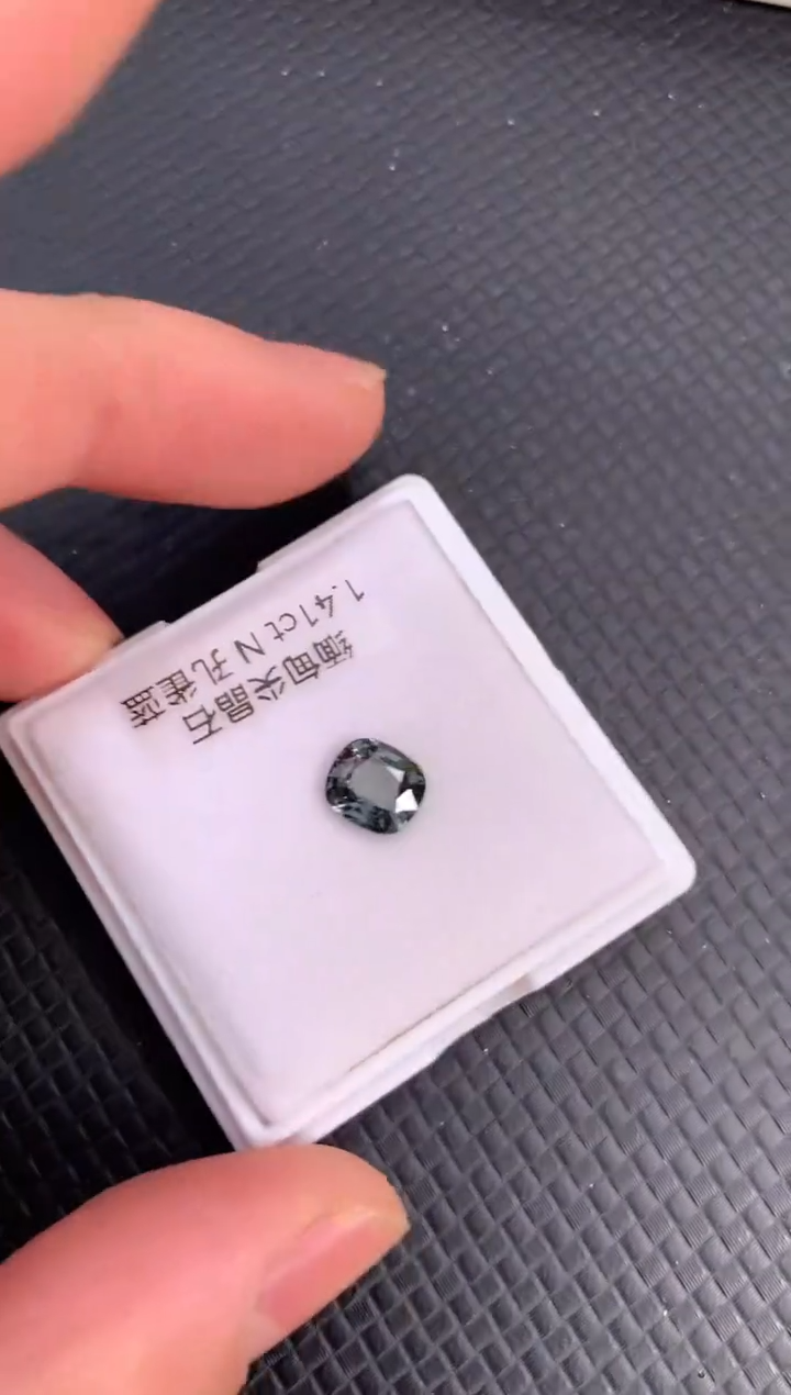 【闪购商品】蓝宝石裸石未镶嵌天然尖晶石