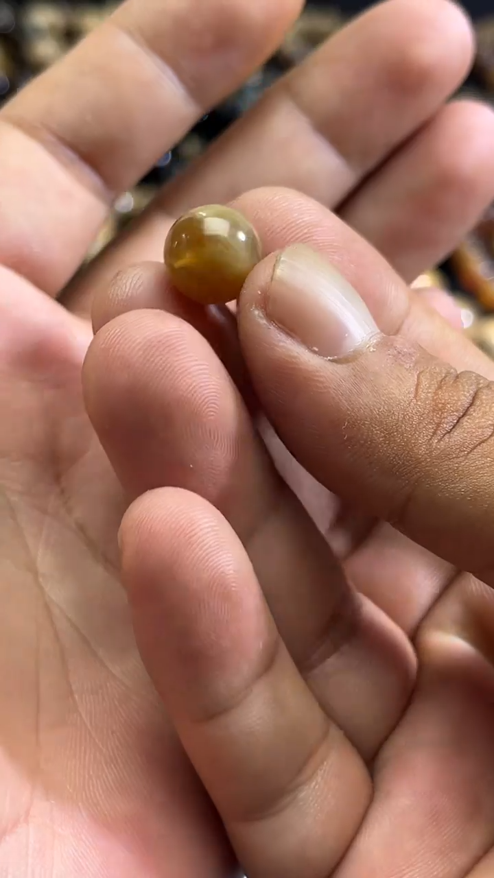 裸石琥珀未镶嵌54