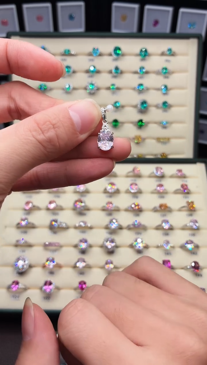 吊坠(赠链)银S925镶嵌绿柱石（摩根石）1588