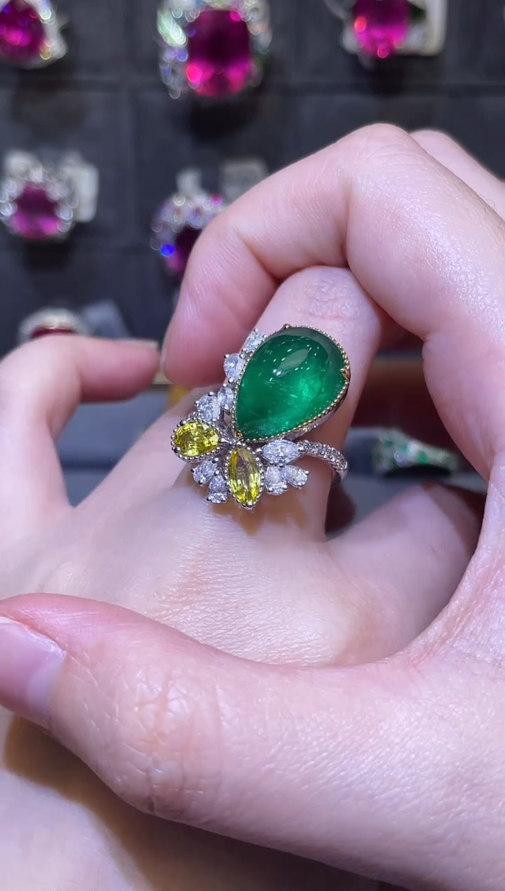 【闪购商品】祖母绿戒指18K金镶嵌8.52ct