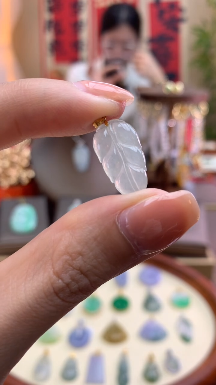 【闪购商品】翡翠颈饰18K金镶嵌叶子