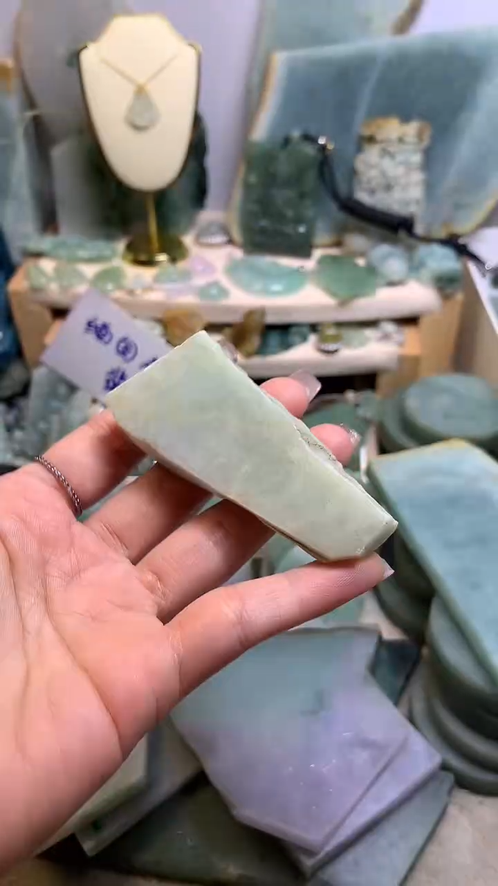 【闪购商品】翡翠挂件未镶嵌缅甸A货翡翠，没有运费险