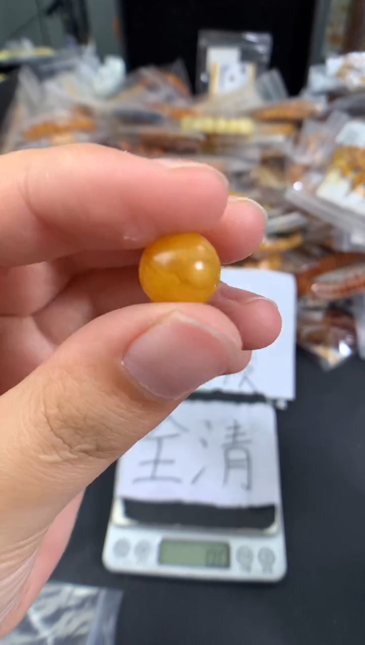 蜜蜡未镶嵌珠宝奇石1