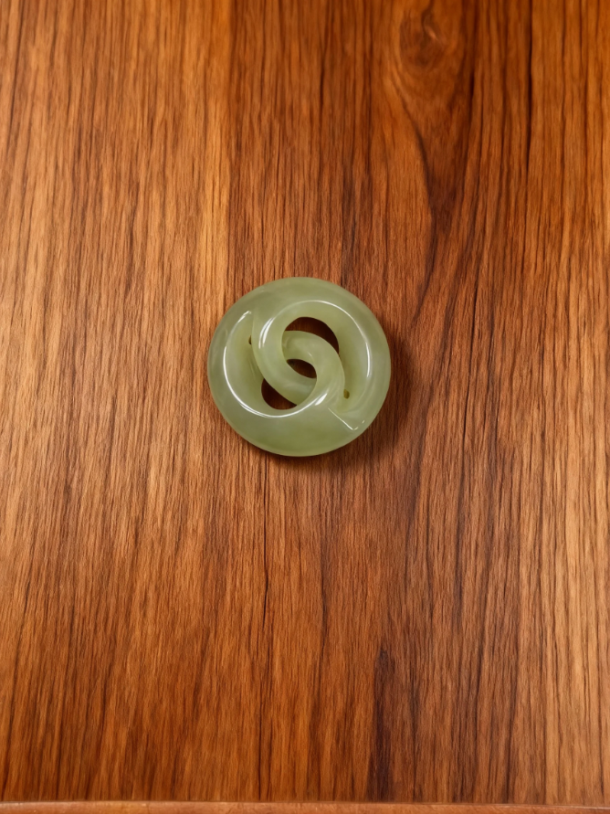 时来运转和田玉吊坠