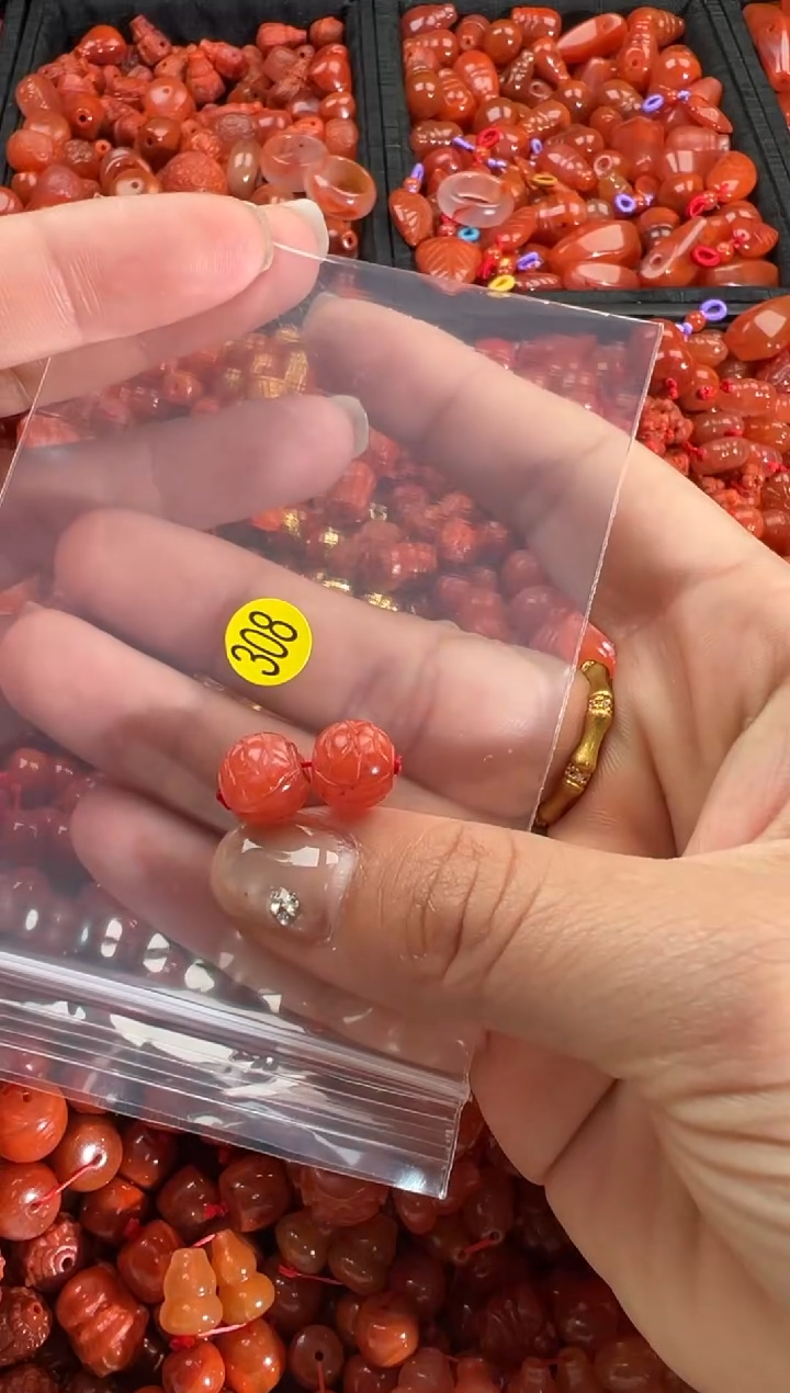 【闪购商品】南红玛瑙颈饰未镶嵌1