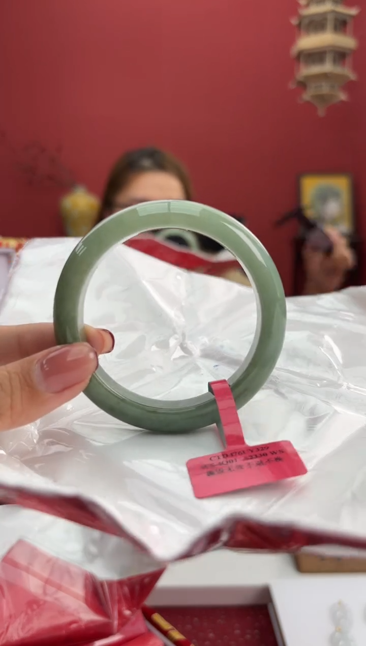 【闪购商品】翡翠手镯未镶嵌12手镯