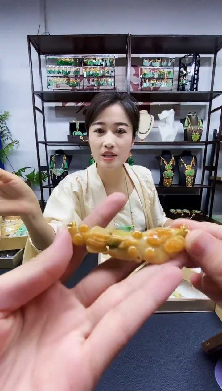 翡翠未镶嵌颈饰翡翠吊坠