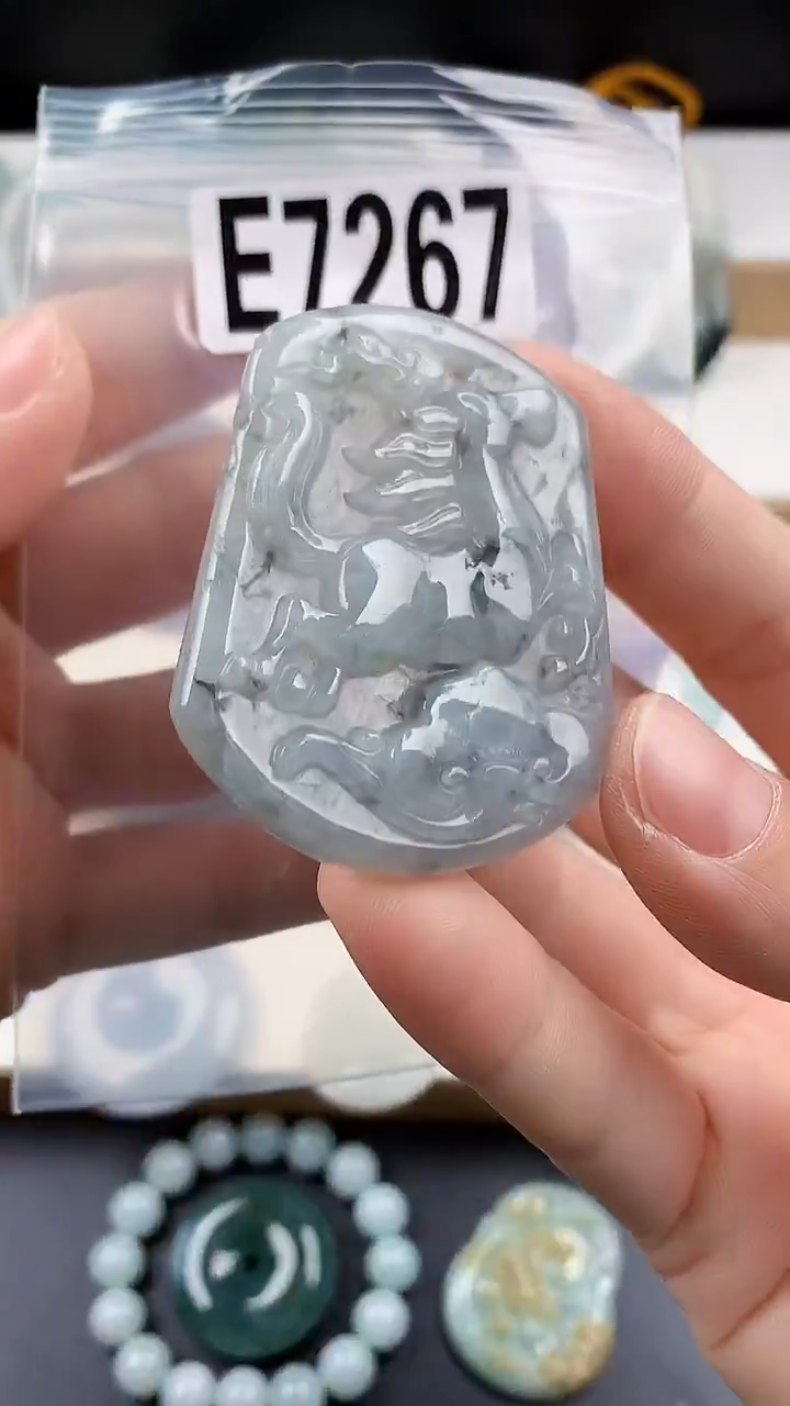 颈饰未镶嵌翡翠天然翡翠吊坠挂件