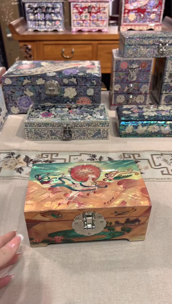 【闪购商品】绒布底弘贝雅螺钿漆器文化馆 