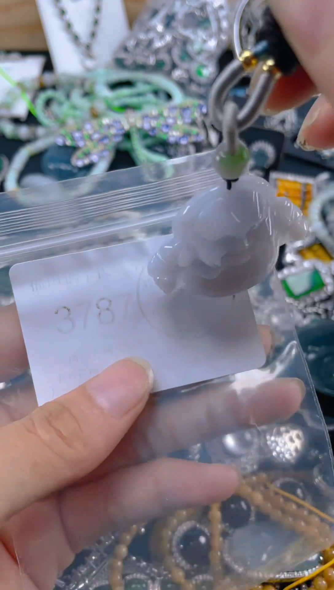 颈饰未镶嵌翡翠.........