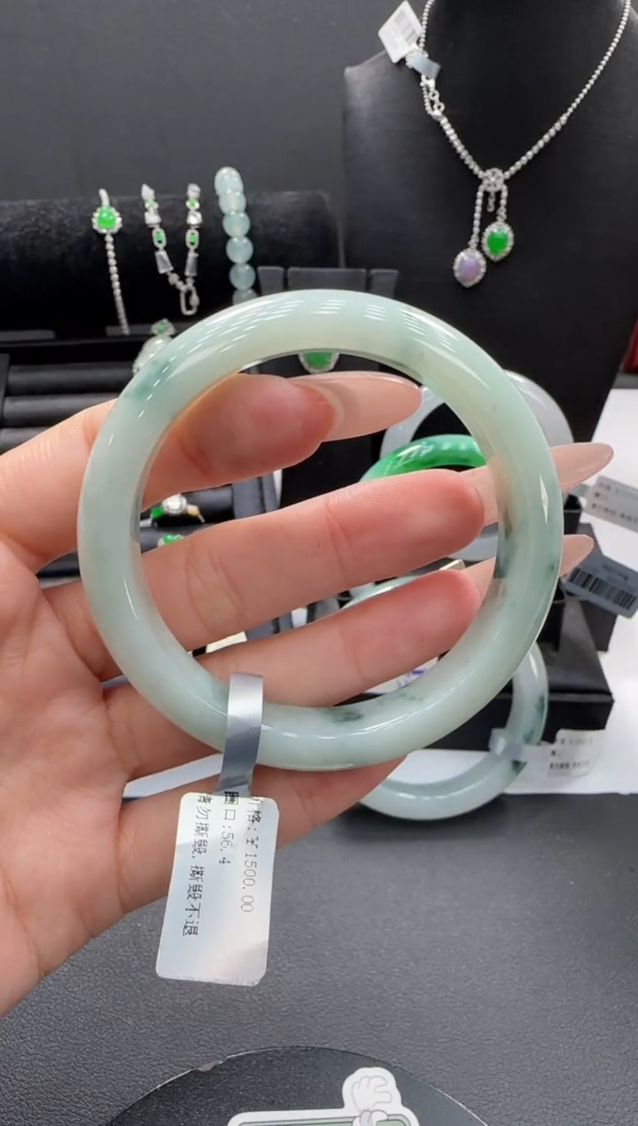 未镶嵌手镯翡翠翡翠手镯