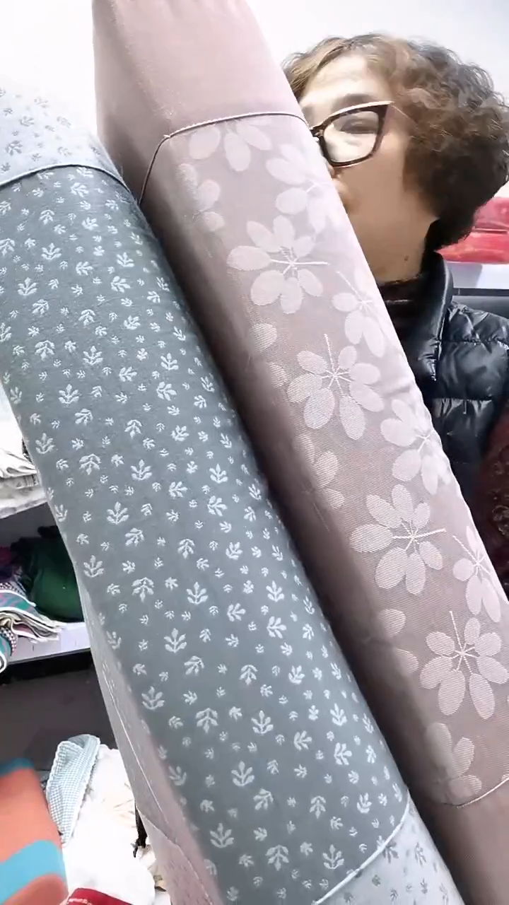 天然乳胶81%(含)-95%(含)灰小花+咖色枫叶 2个乳胶枕