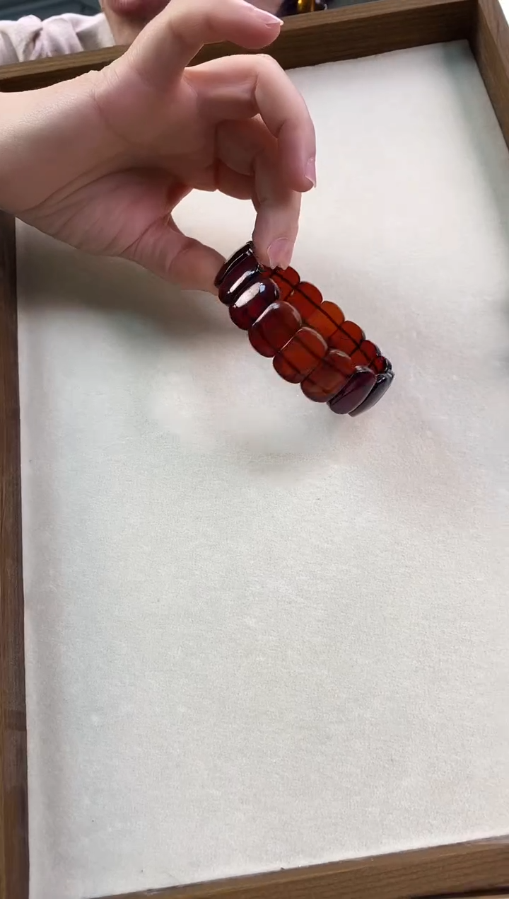 【闪购商品】琥珀颈饰未镶嵌缅甸血珀手牌888