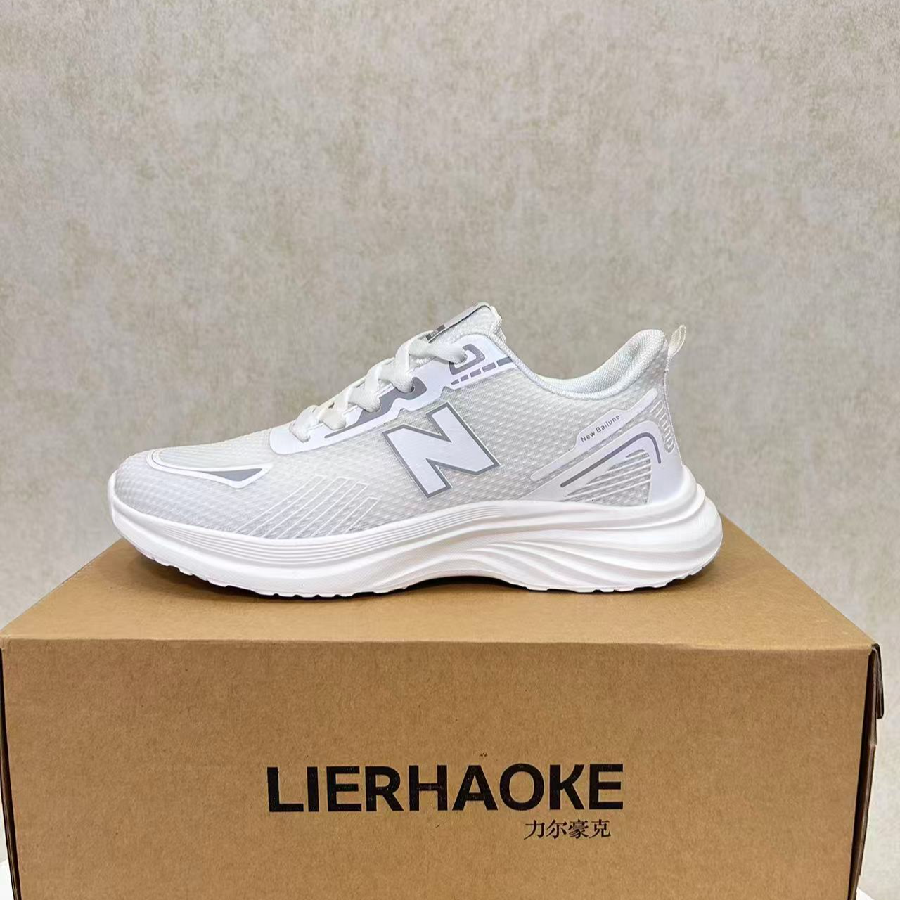 【巨人宠粉福利】夏季大网面透气超轻舒适运动鞋跑步鞋8802