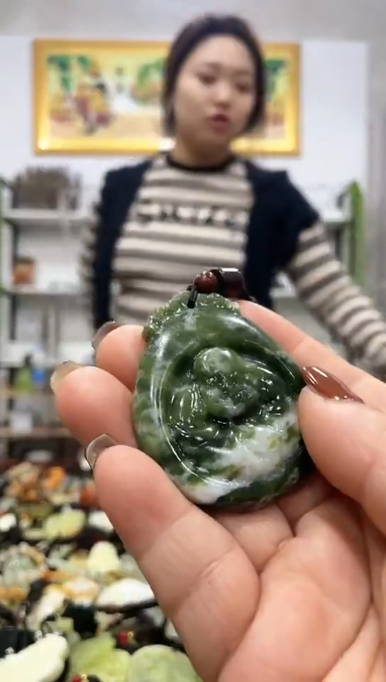 未镶嵌岫玉挂件 