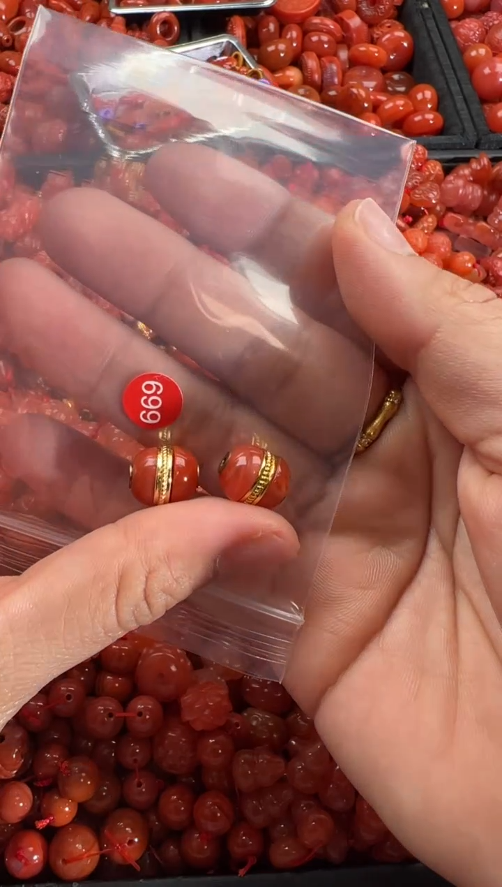 【闪购商品】南红玛瑙颈饰未镶嵌1