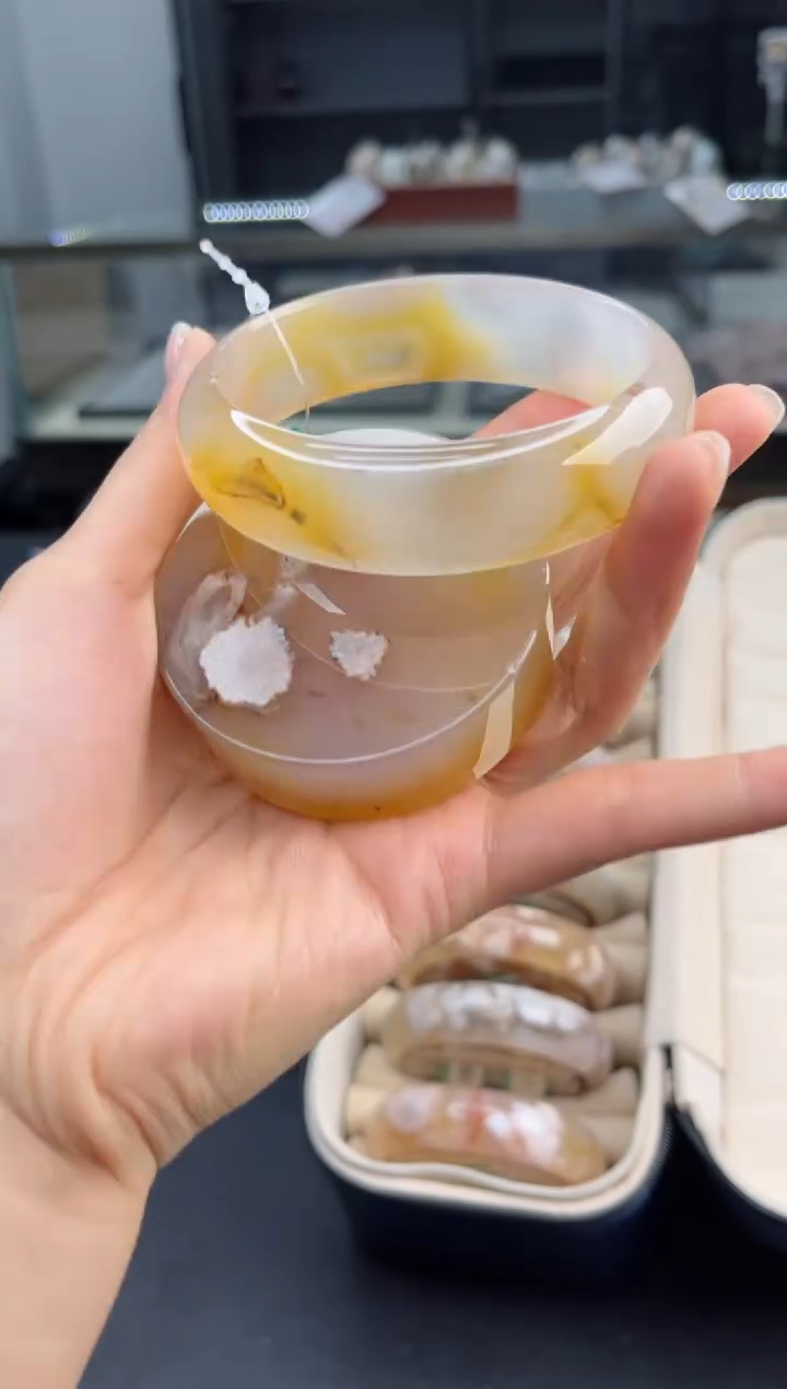 石英质玉手镯未镶嵌63圈口（赠送镯心）36028040