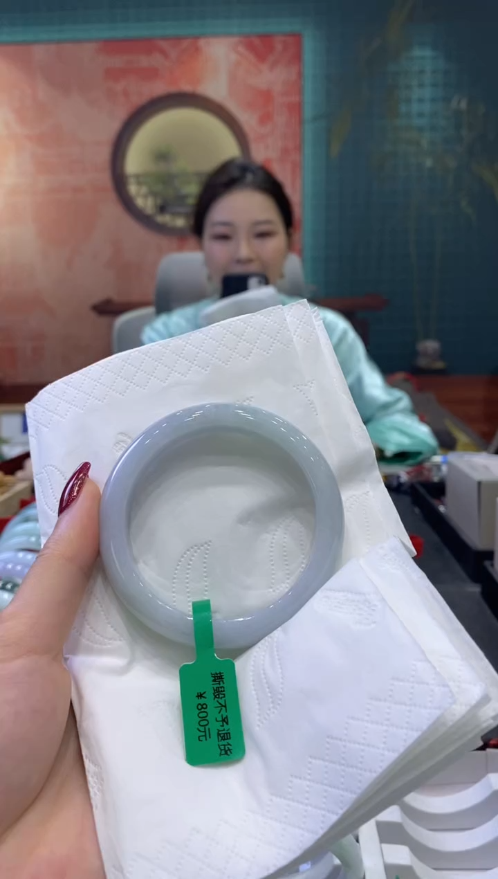 【闪购商品】翡翠手镯未镶嵌多人09601
