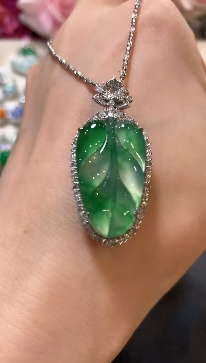 吊坠(不含链)18K金镶嵌翡翠n85  