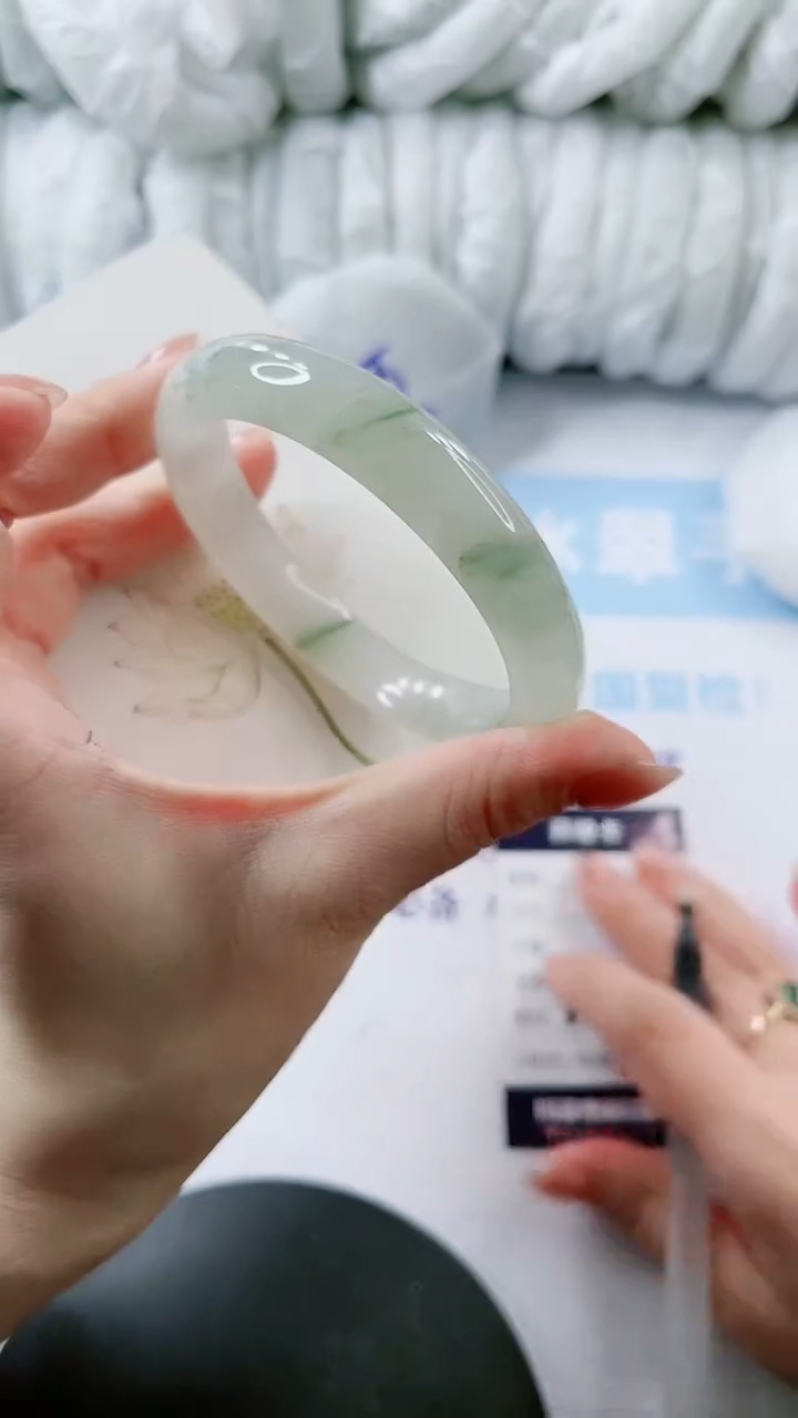 【闪购商品】石英质玉手镯未镶嵌多样性发货V290