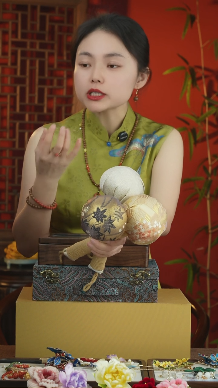 刺绣随机发一个介意勿拍