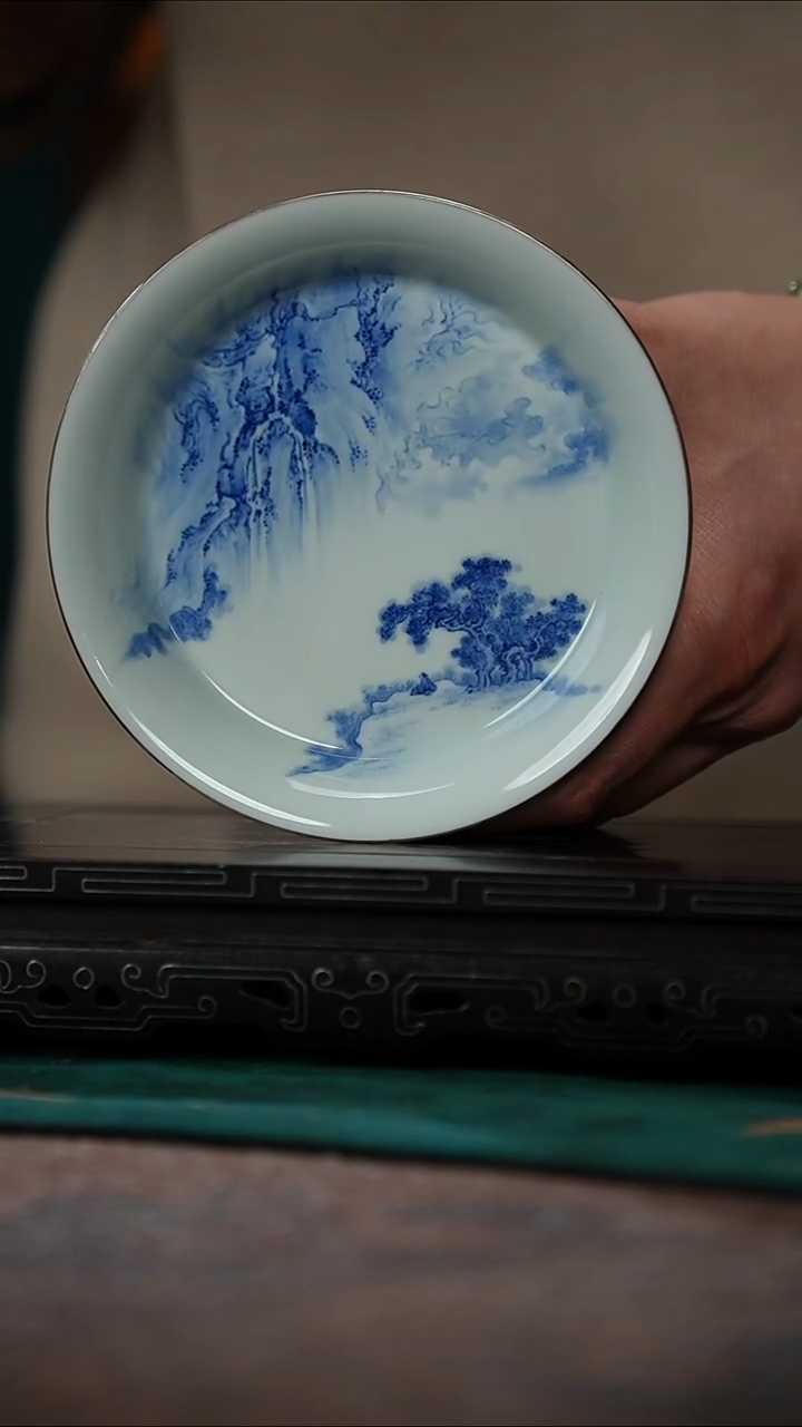 38-3豇豆红卷足山水小壶承（元煦）