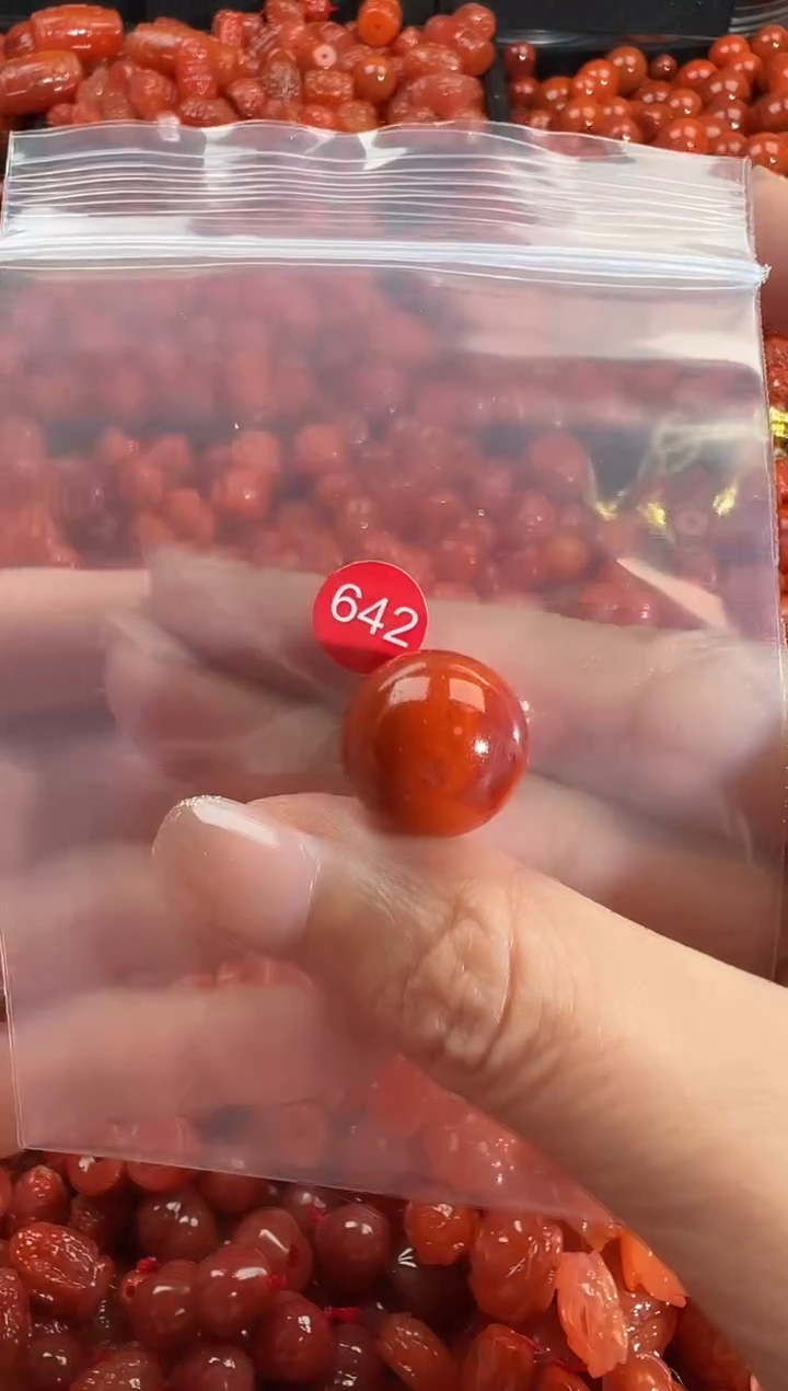 颈饰未镶嵌南红玛瑙1