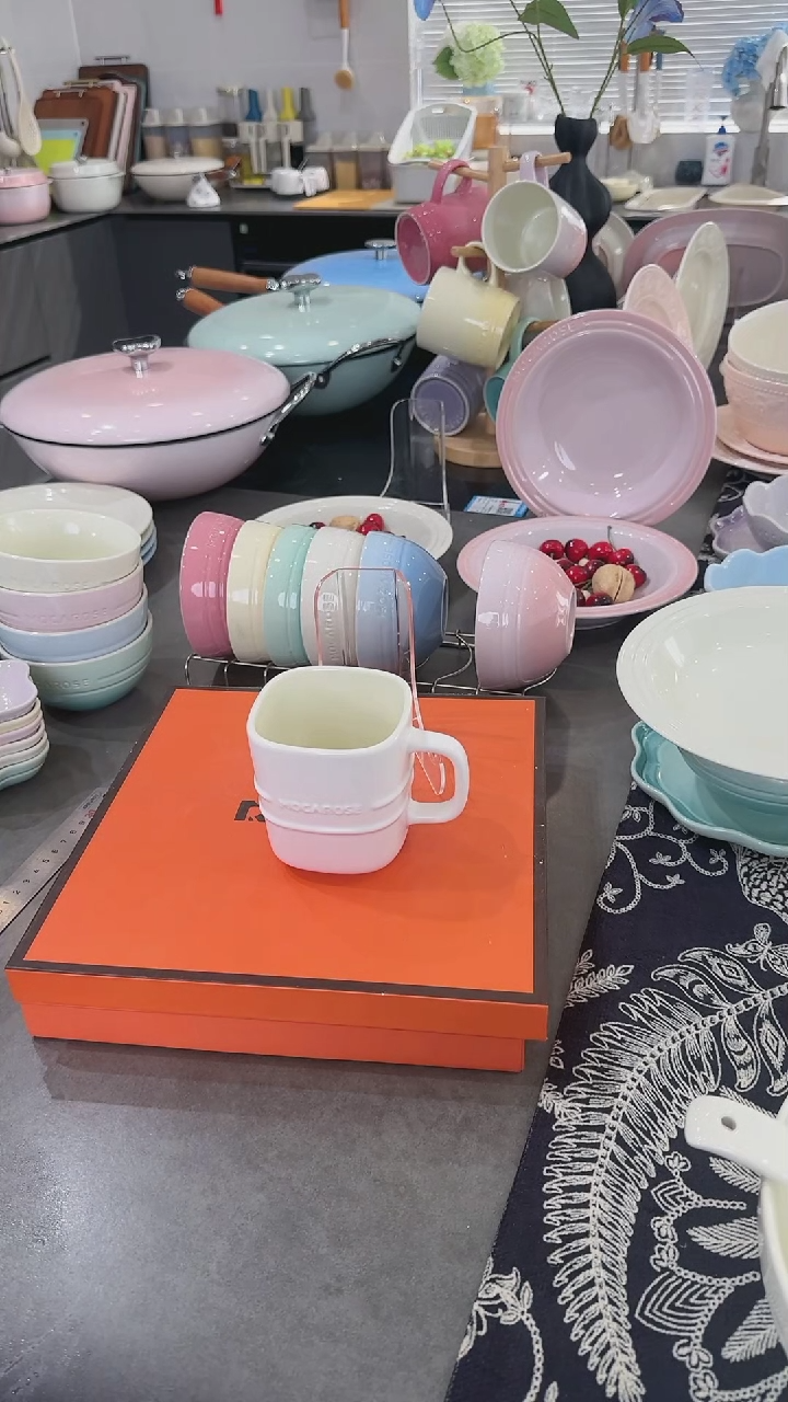 【闪购商品】瓷方形炻彩马克杯-渐变粉