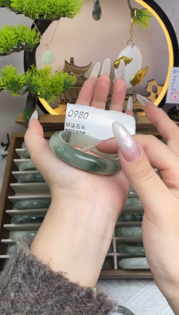 未镶嵌手镯石英质玉0980