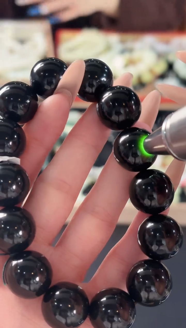 未镶嵌手串和田玉董小姐推荐 多样性发货 拍一发一hq16