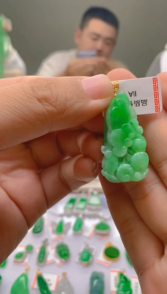 【闪购商品】翡翠颈饰18K金镶嵌新号开播，全场乱卖