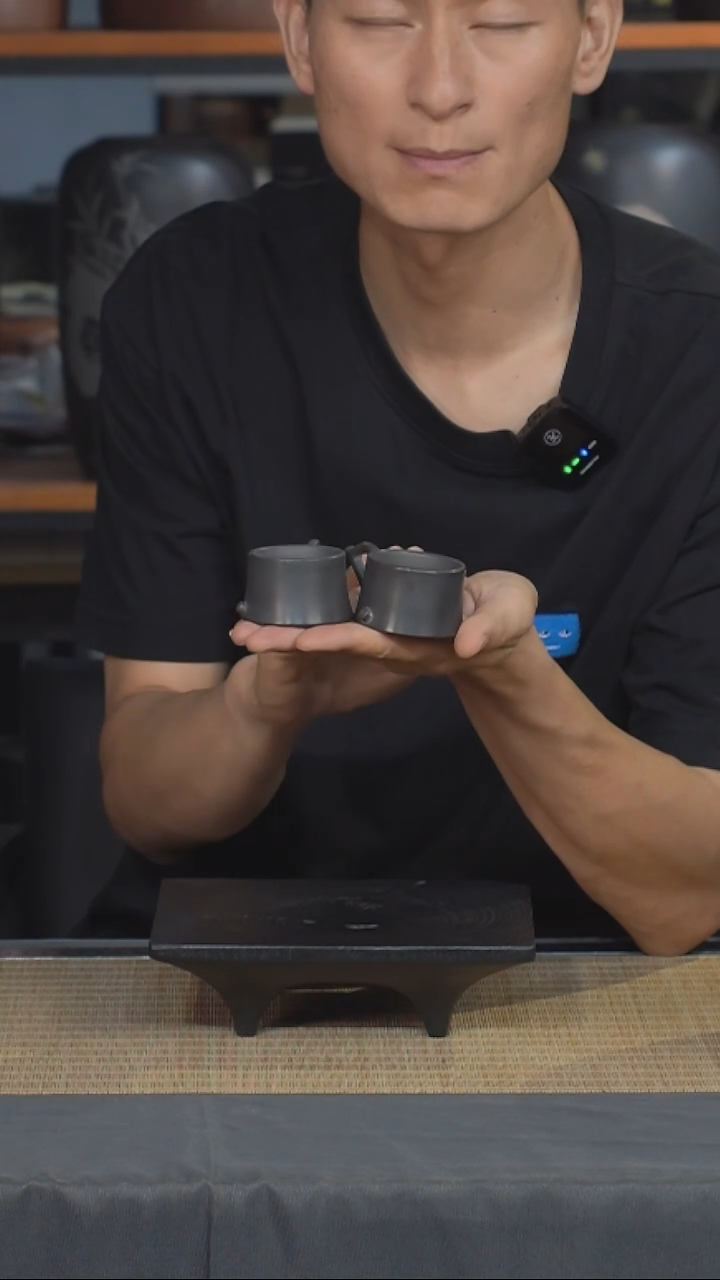 云水山涧建水紫陶树桩杯 一对 017