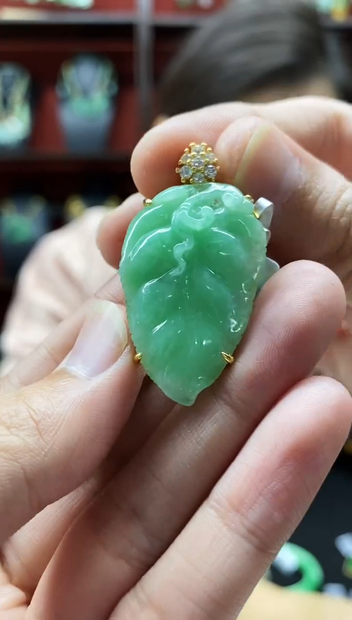 颈饰未镶嵌翡翠吊坠