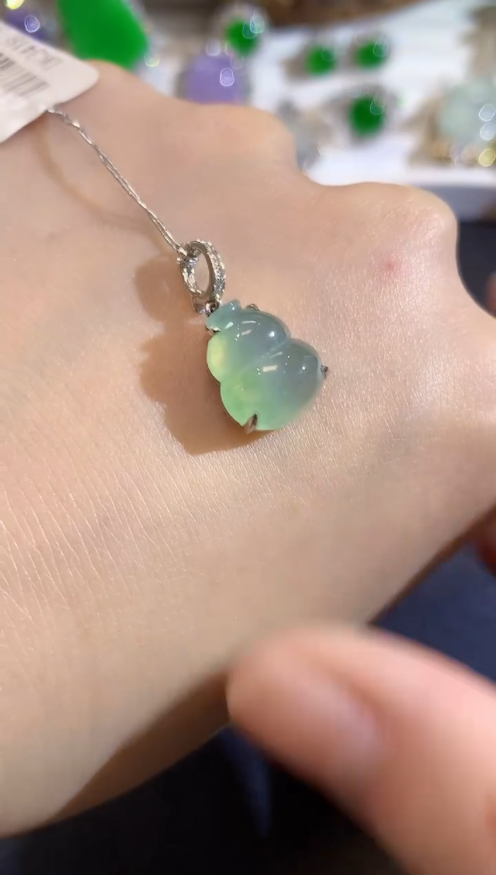 吊坠(不含链)18K金镶嵌翡翠A3 多样性发货一件