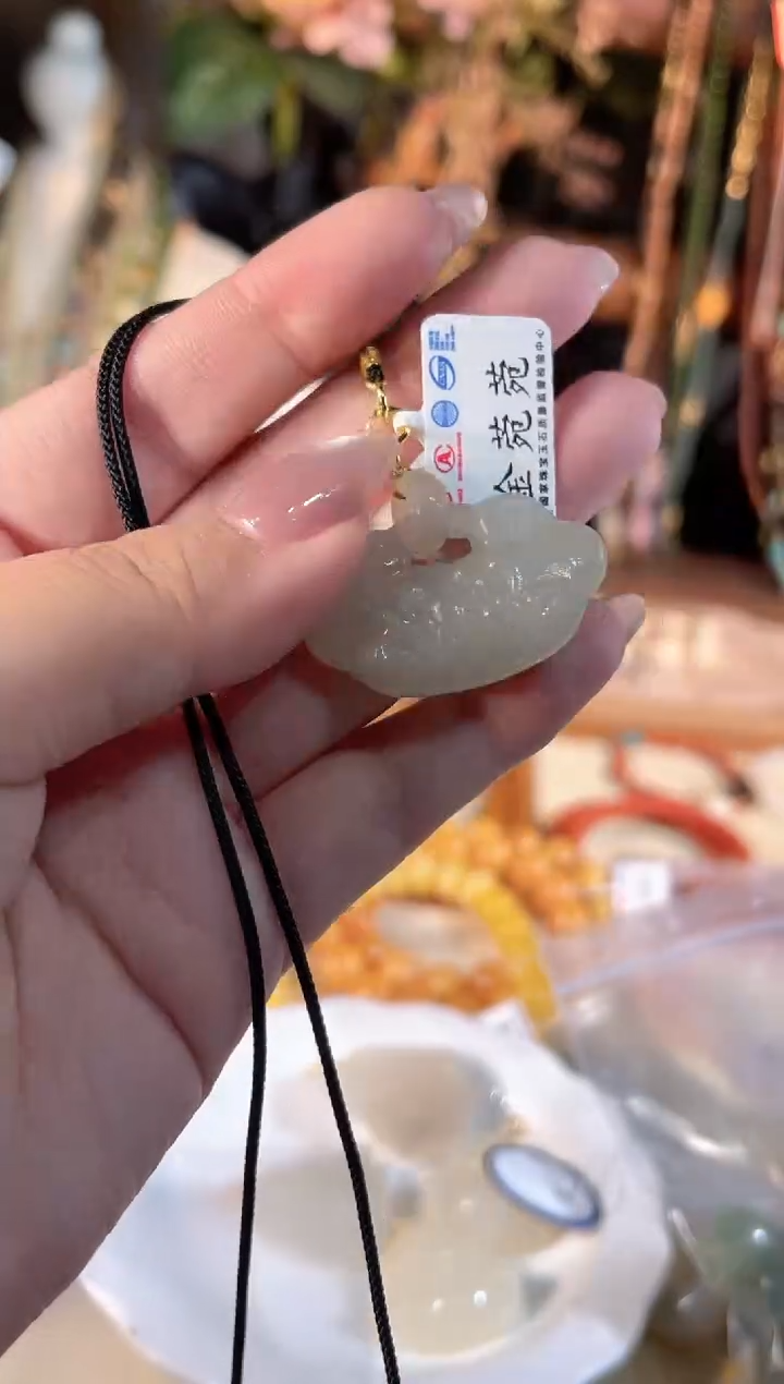 【闪购商品】和田玉吊坠(不含链)银S925镶嵌多样性发货其一