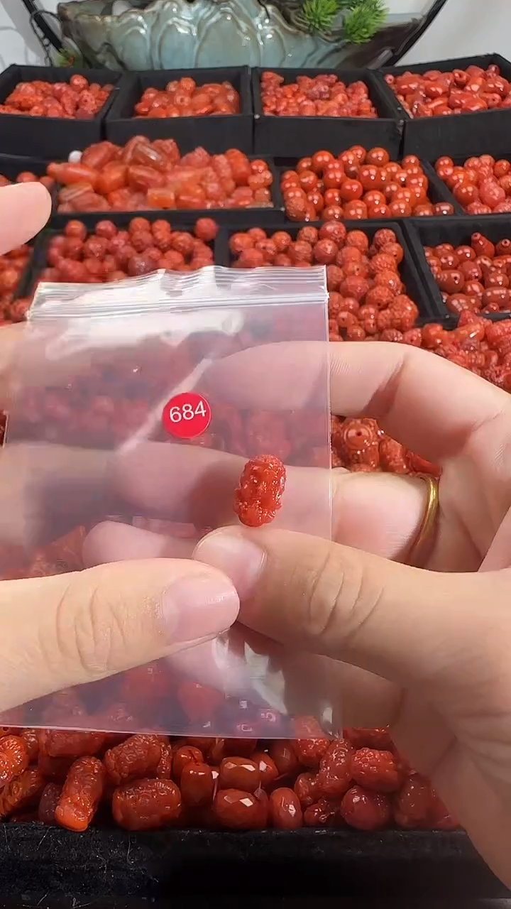 颈饰未镶嵌南红玛瑙1