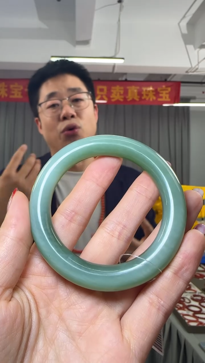 【闪购商品】和田玉手镯未镶嵌和田玉手镯55