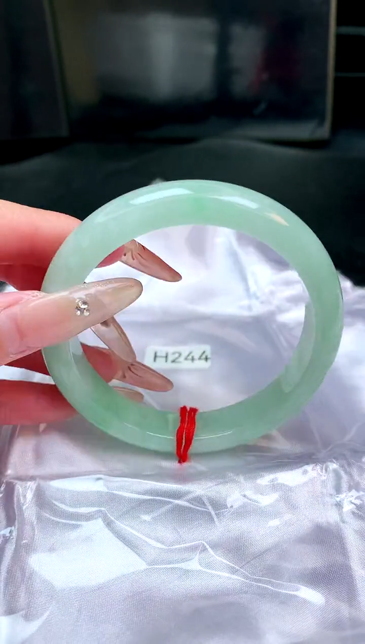 【闪购商品】翡翠手镯未镶嵌缅甸天然A货翡翠