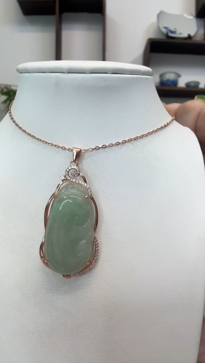 吊坠(赠链)银S925镶嵌翡翠小如意玫瑰边