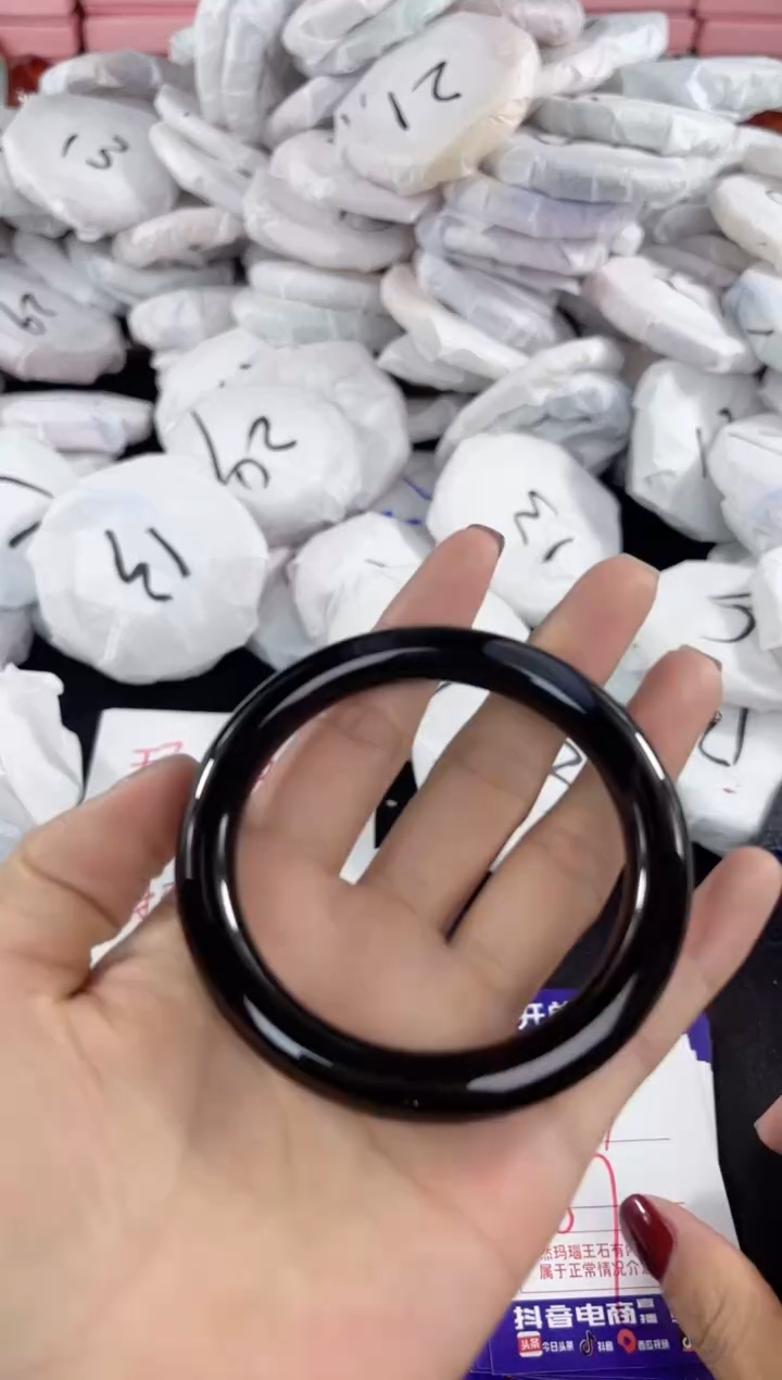 【闪购商品】玛瑙/玉髓手镯未镶嵌611