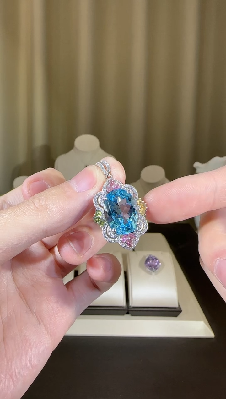 【闪购商品】托帕石颈饰银S925镶嵌设计款