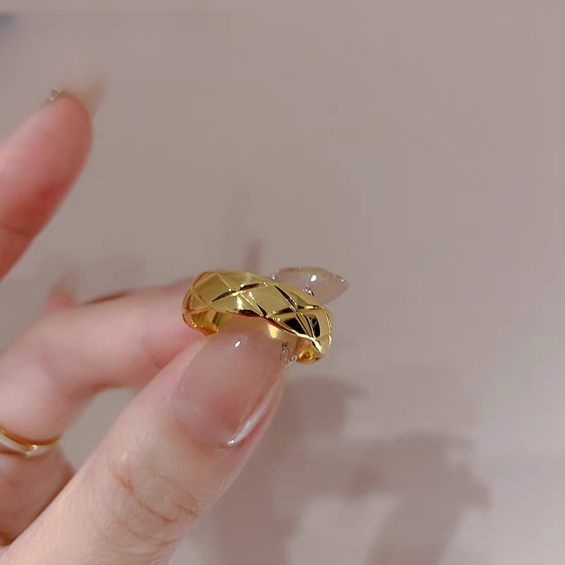 钛钢戒指 6033-宽版菱格纹戒指百搭小众简约经典ins精致戒指