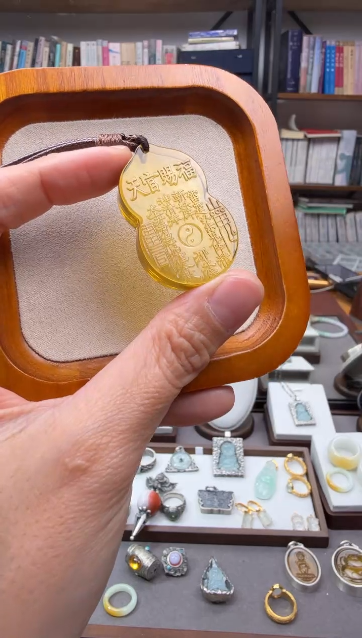 琥珀颈饰未镶嵌天官赐福吊坠