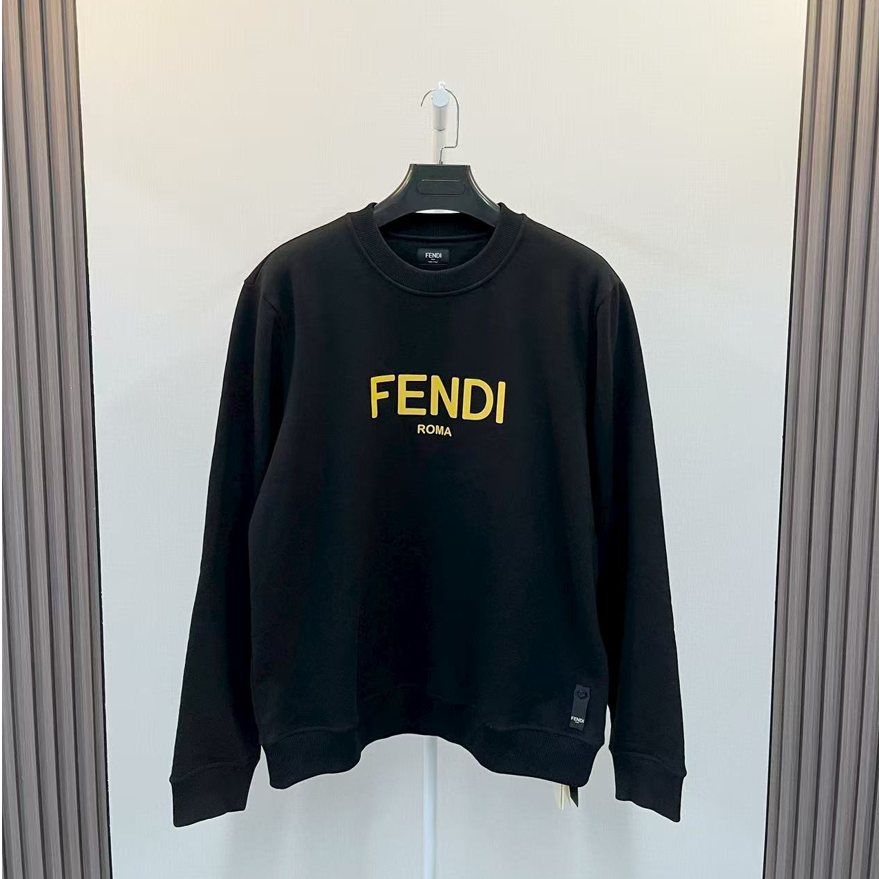 未使用 FENDI/芬迪 /经典黑色胸前字母logo长袖卫衣/尺码50