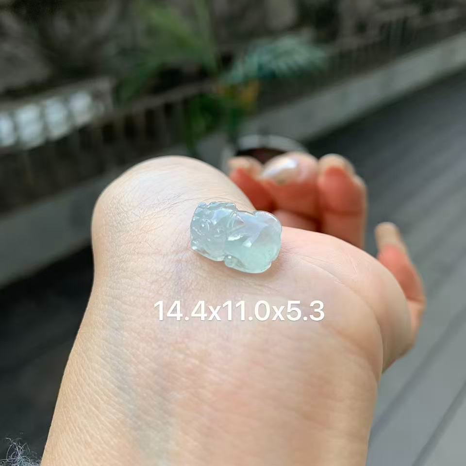 缅甸纯天然A货翡翠冰透小貔貅吊坠可穿手串