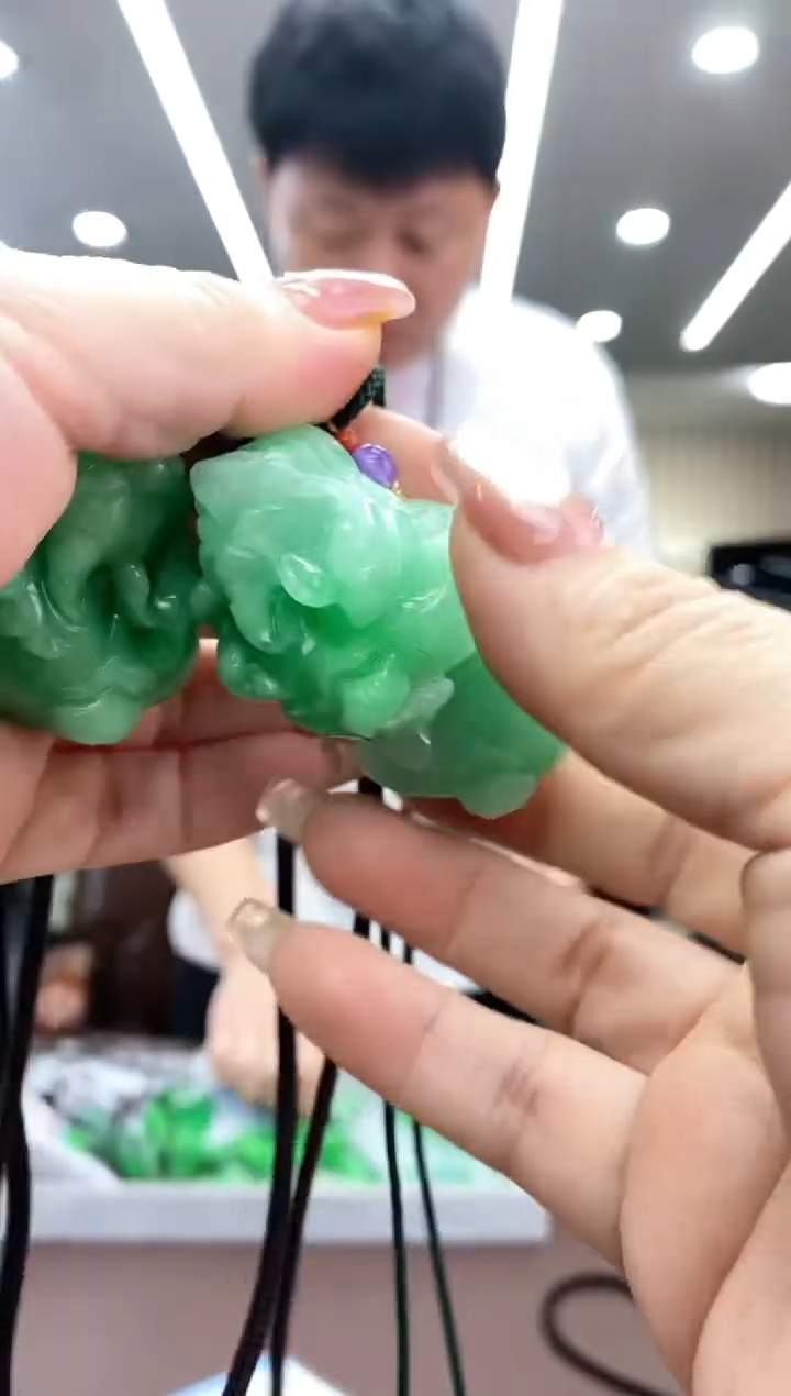 【闪购商品】翡翠颈饰未镶嵌多样式发货随机发一